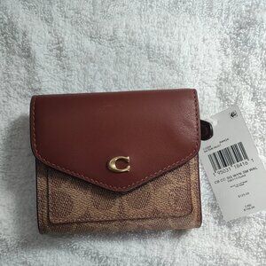 Coach WYN Small Wallet